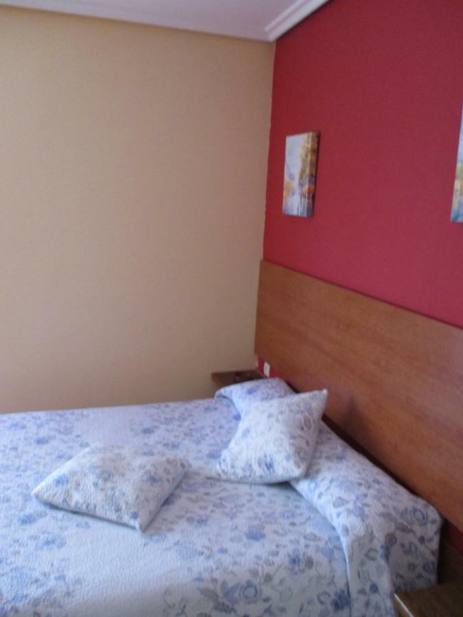 Hostal Becares パレンシア エクステリア 写真