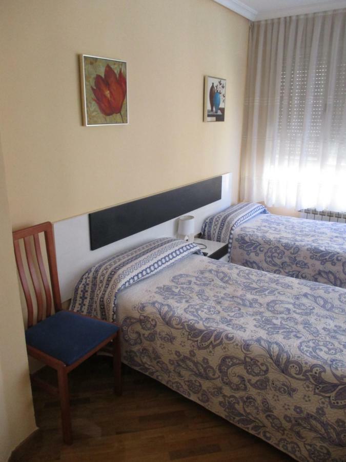 Hostal Becares パレンシア エクステリア 写真
