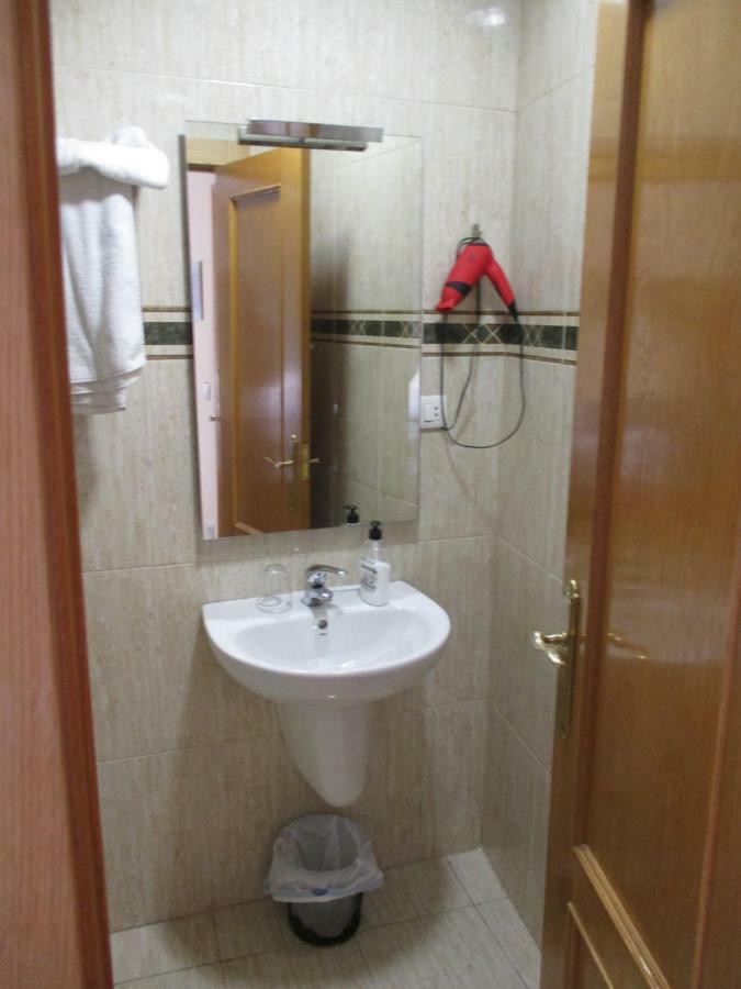 Hostal Becares パレンシア エクステリア 写真